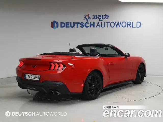 Ford Mustang 2.3 Ecoboost Premium Convertible 2024 — фото 2