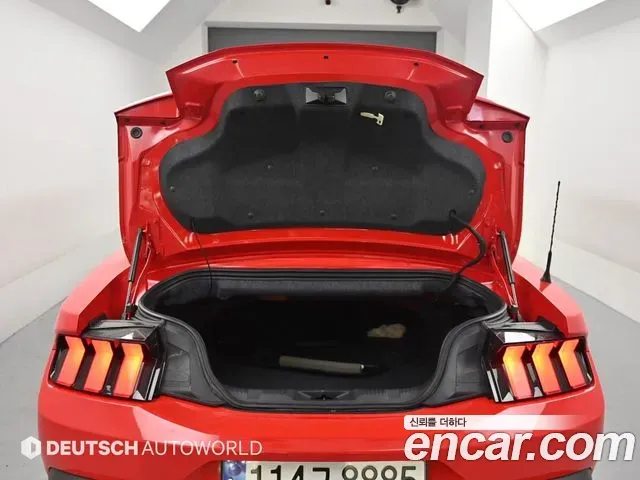 Ford Mustang 2.3 Ecoboost Premium Convertible 2024 — фото 19