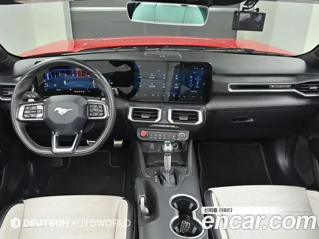 Ford Mustang 2.3 Ecoboost Premium Convertible 2024 — фото 7