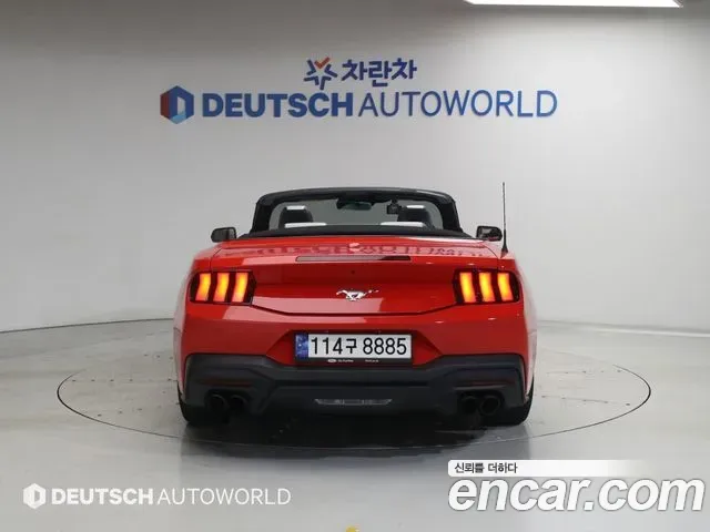 Ford Mustang 2.3 Ecoboost Premium Convertible 2024 — фото 4