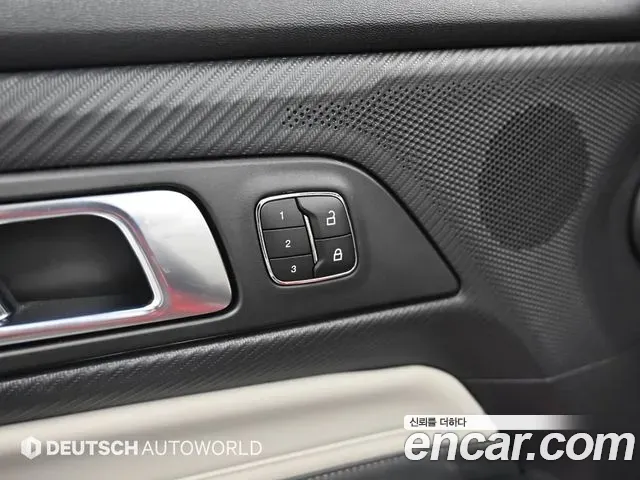 Ford Mustang 2.3 Ecoboost Premium Convertible 2024 — фото 16