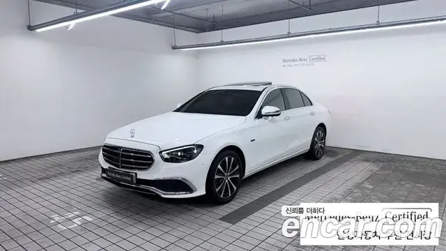 Mercedes-Benz E-Class E300e 4MATIC Exclusive 2021