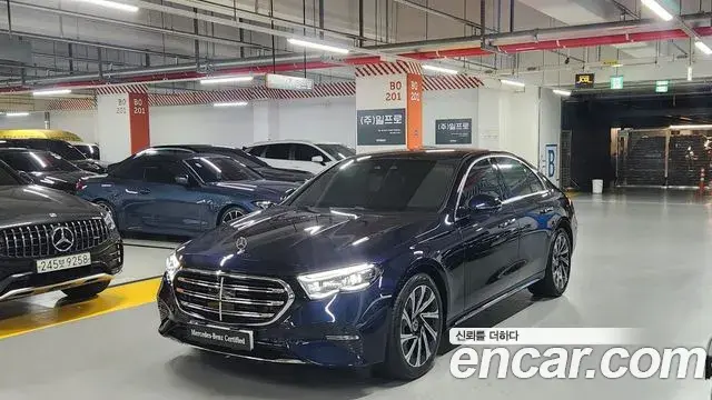 Mercedes-Benz E-Class E300 4MATIC Exclusive 2025