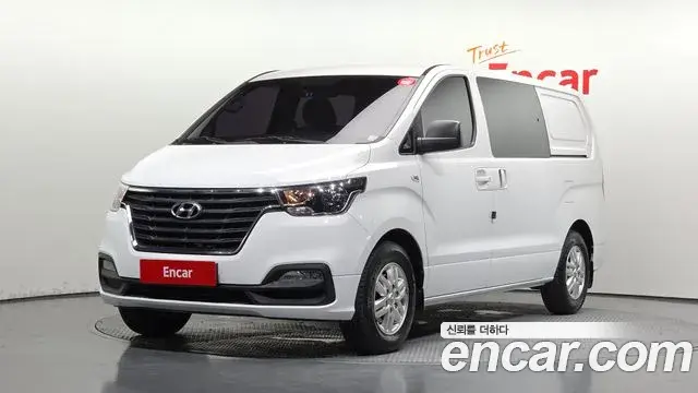 Hyundai Starex Van 5-Seater Smart 2020