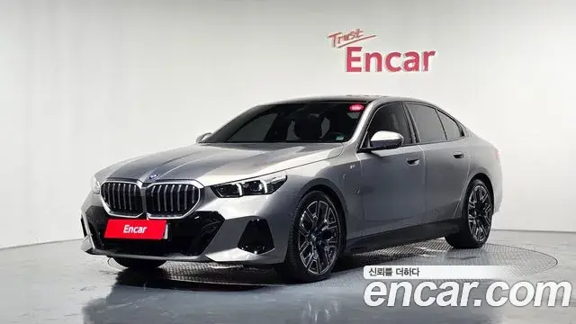 BMW 5-Series 530e xDrive M Sport 2025