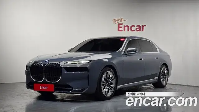 BMW 7-Series 740i sDrive Design Pure Excellence 2023