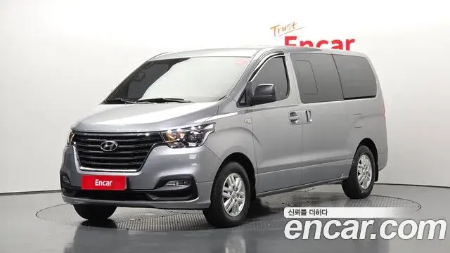 Hyundai Starex Van 5-Seater Smart 2021