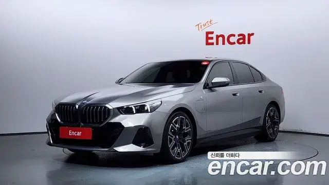 BMW 5-Series 530e xDrive M Sport 2025