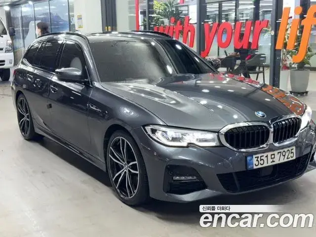 BMW 3-Series 320i Touring M Sports 2022