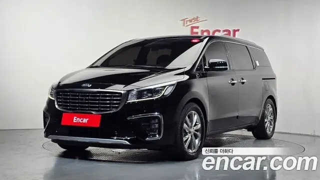 Kia Carnival Gasoline 7-Seater Limousine VIP 2020