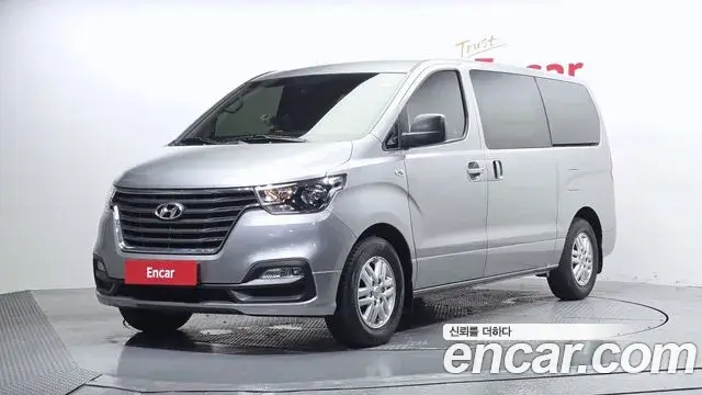 Hyundai Starex Van 3-Seater Smart 2020