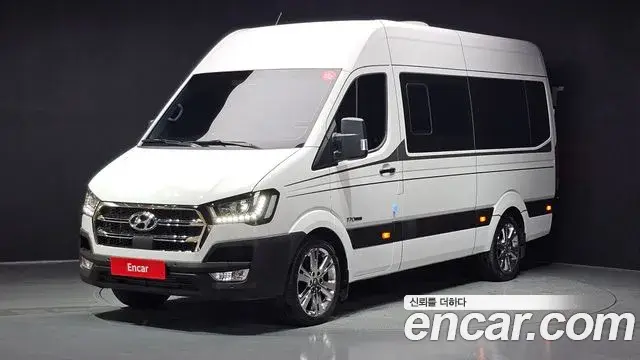 Hyundai Solati 15-seater Luxury 2025
