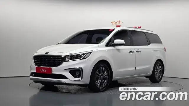 Kia Carnival 9-Seater Luxury 2019
