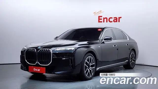 BMW 7-Series 740i xDrive M Sport 2025