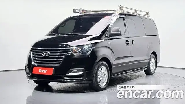 Hyundai Starex Van 5-Seater Modern 2019