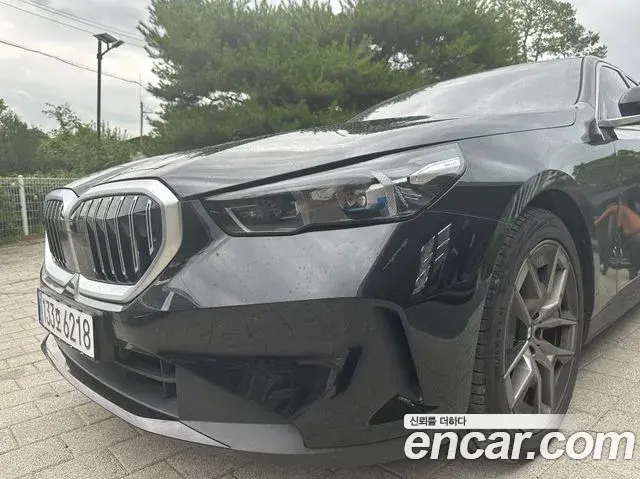 BMW 5-Series 520i 2025