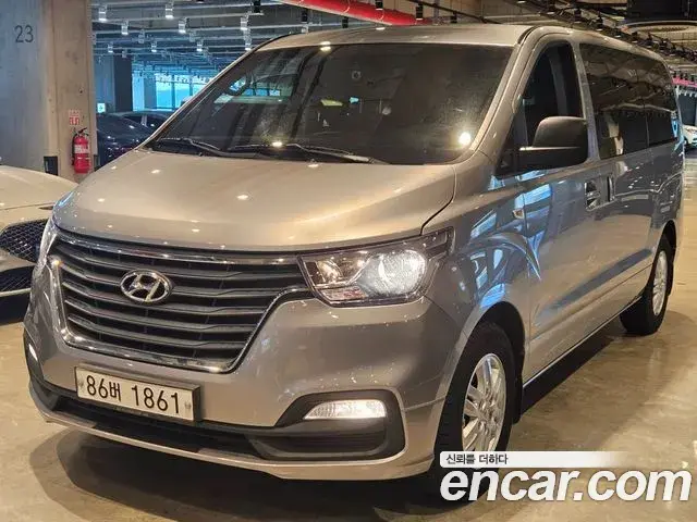 Hyundai Starex Van 5-Seater Smart 2019