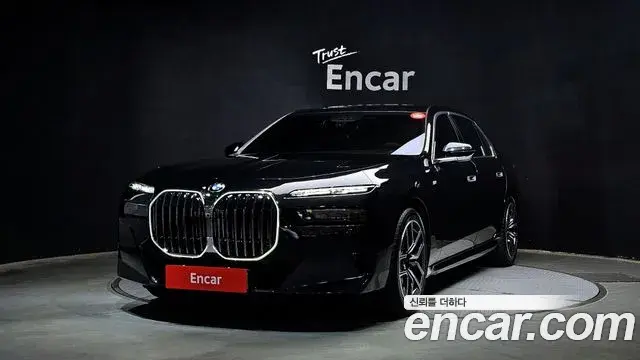 BMW 7-Series 740i xDrive M Sport 2025
