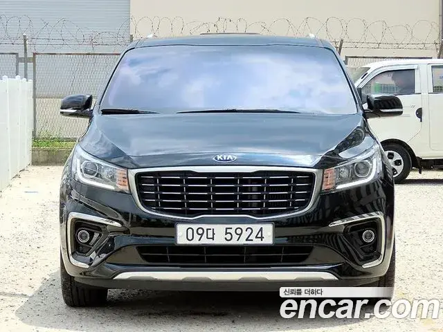 Kia Carnival 9-Seater Prstige 2019