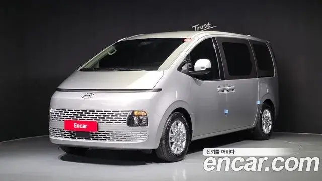 Hyundai Staria Tourer 11-Seater Modern 2022