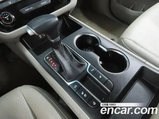 Kia Carnival 9-Seater Luxury 2019 — фото 9