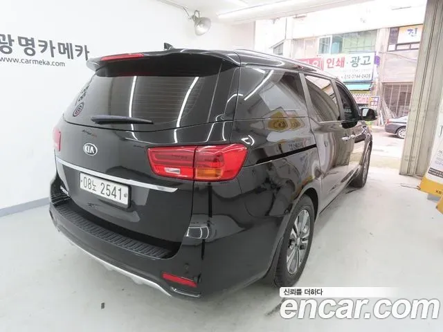 Kia Carnival 9-Seater Luxury 2019 — фото 4