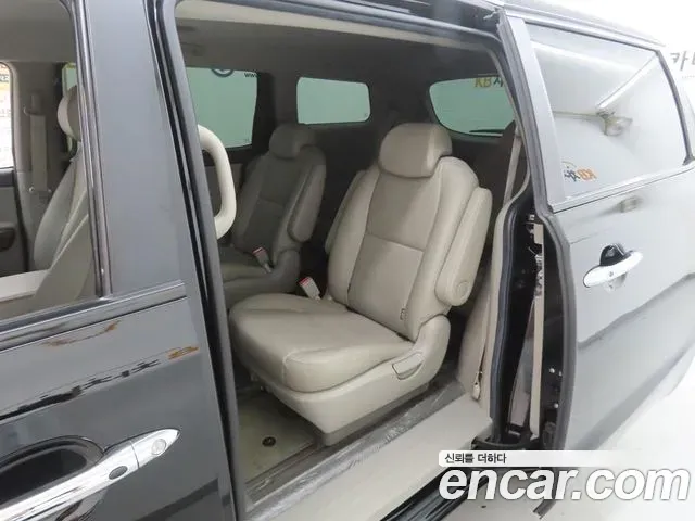 Kia Carnival 9-Seater Luxury 2019 — фото 6