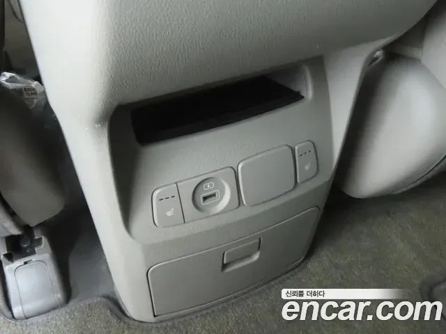 Kia Carnival 9-Seater Luxury 2019 — фото 16