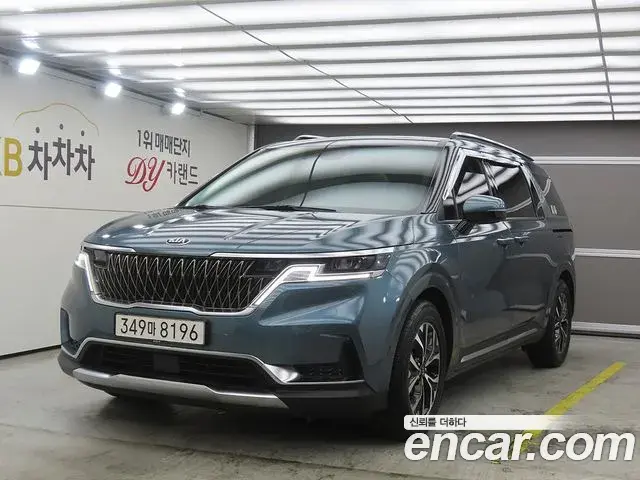 Kia Carnival Gasoline 9-Seater Signature 2020