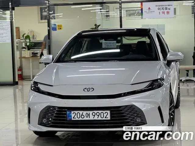 Toyota Camry 2.5 XLE Premium Hybrid 2026