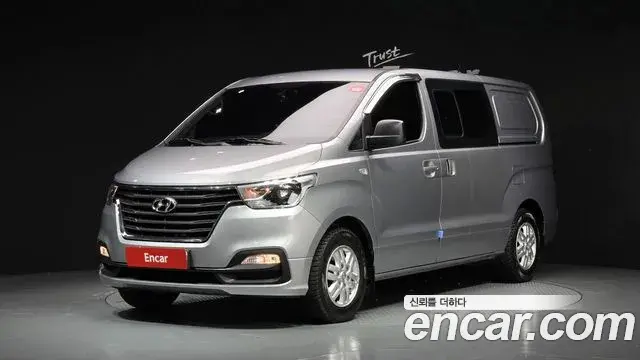 Hyundai Starex Van 5-Seater Smart 2020