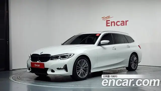 BMW 3-Series 320d Touring Luxury 2022