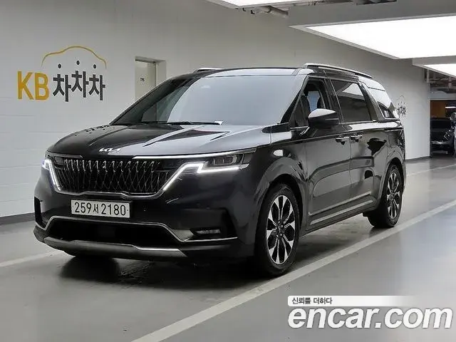 Kia Carnival Gasoline 7-Seater Signature 2022