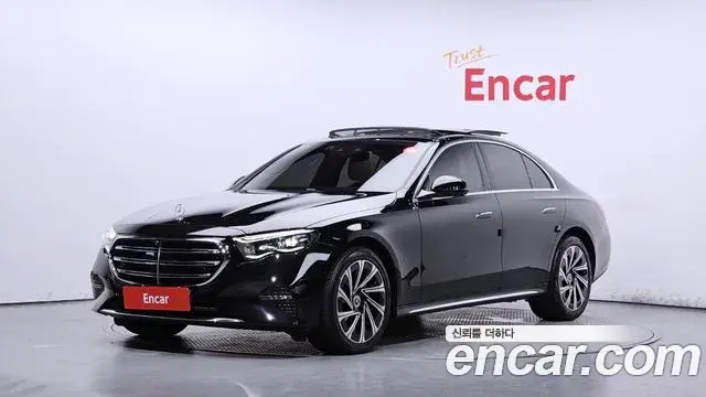 Mercedes-Benz E-Class E300 4MATIC Exclusive 2024