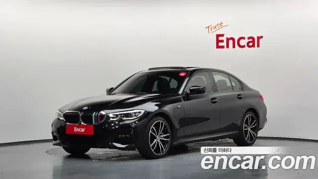 BMW 3-Series 330e M Sport 2021