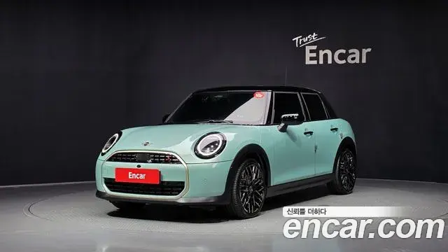 Mini Cooper 5 Door Favoured 2025