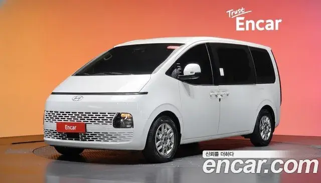 Hyundai Staria 4WD Tourer 11-Seater Modern 2024