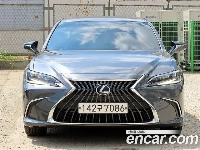 Lexus ES Executive 2023
