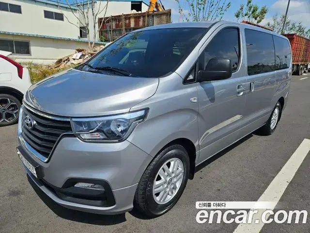 Hyundai Starex Van 3-Seater Smart 2020