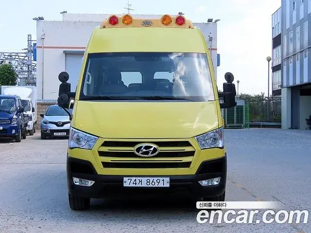 Hyundai Solati School bus 15-Seater 2019