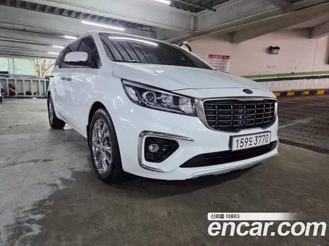 Kia Carnival 9-Seater Prstige 2019