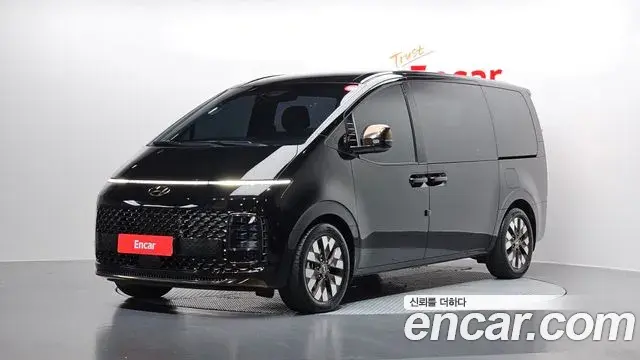 Hyundai Staria Lounge 9-Seater Prestige 2024