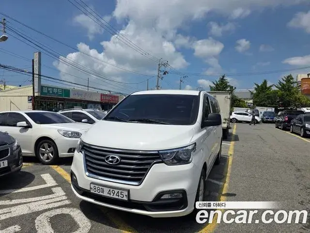 Hyundai Starex Van 5-Seater Modern 2019