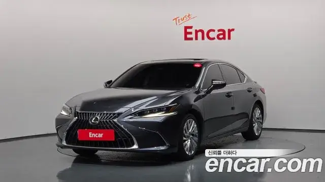 Lexus ES Executive 2024