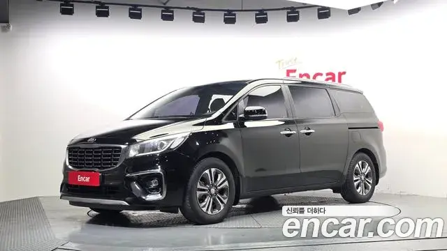 Kia Carnival 9-Seater Luxury 2019