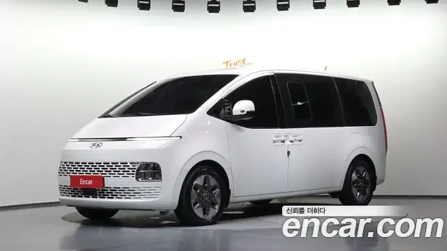 Hyundai Staria Tourer 11-Seater Modern 2021