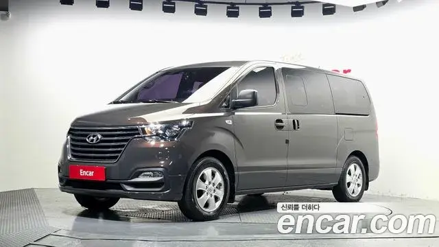 Hyundai Starex Urban 9-Seater Premium 2019