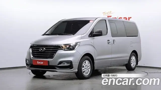 Hyundai Starex Van 5-Seater Modern 2019