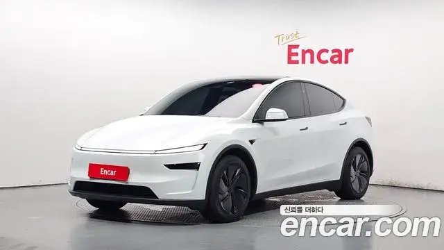 Tesla Model Y RWD 2025