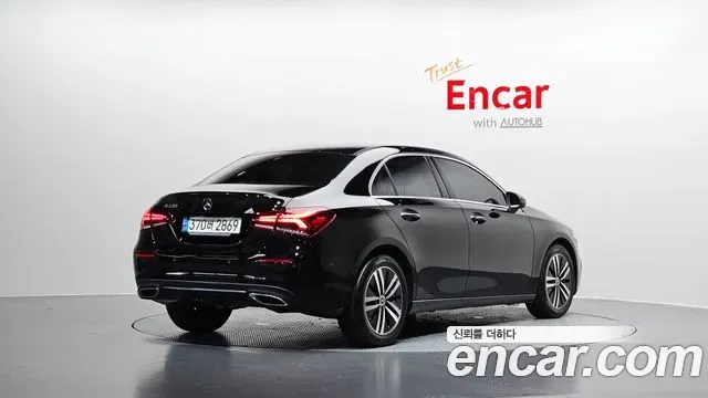 Mercedes-Benz A-Class A220 Sedan 2021 — фото 2